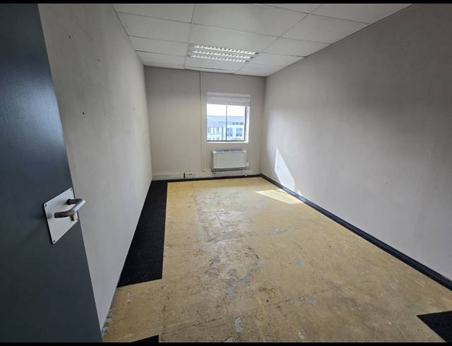 170M² OFFICE TO LET IN TYGER VALLEY